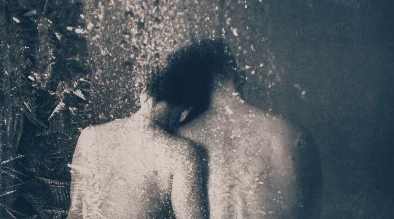 Taru Leinonen: Tähdenlento (Shooting Star, 2025, cyanotype, 40 x 26 cm)